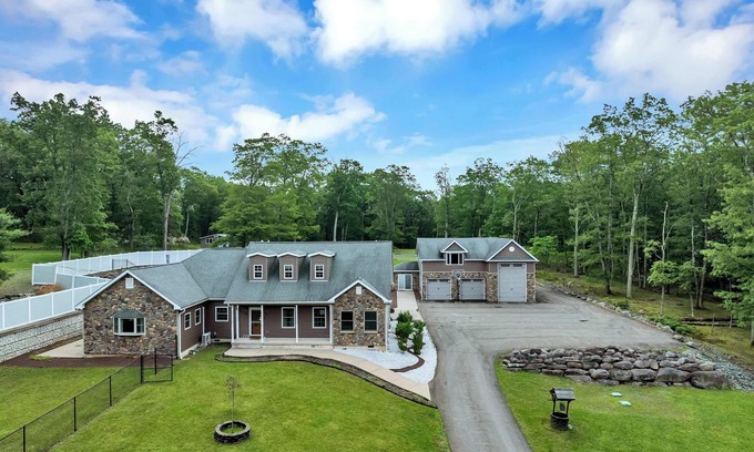 Cresco Casa | Chip's Pocono Escape | Pool w/ Slide | Hot tub