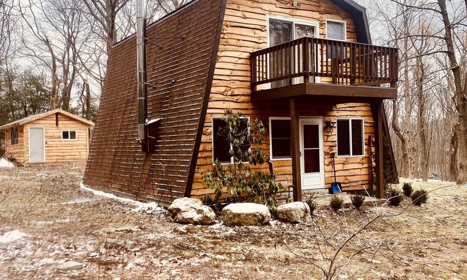 McHenry Cabina | Chipmunk Crossing Cabin