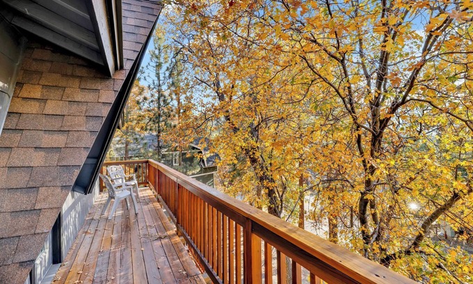 Upper Moonridge Cabina | Chipmunk Treehouse #1983