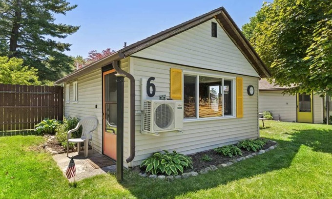 Chippewa Lake Cabina | Chippewa Bluffs Resort - 2BR 2BA Cabins