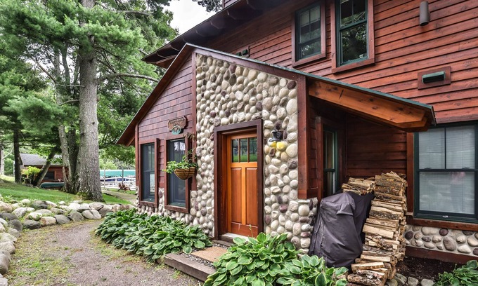Manitowish Waters Condominio | Chippewa Retreat - Lily Pad Lower | Condo in Manitowish Waters