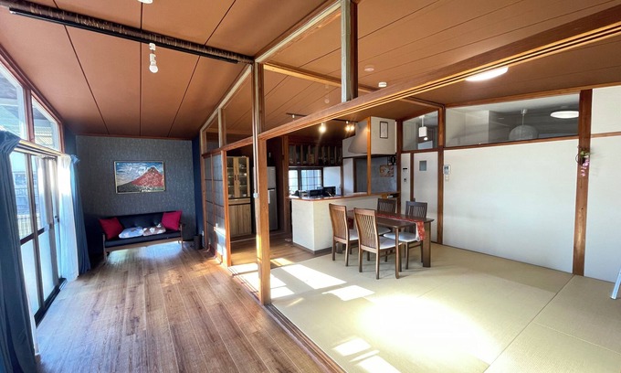 Kita Ward Casa | Chitose|5 min. from station|Spacious old house that feels like home|Max 7 people|Free parking|Garden with BBQ|Kurashiki 10 min.