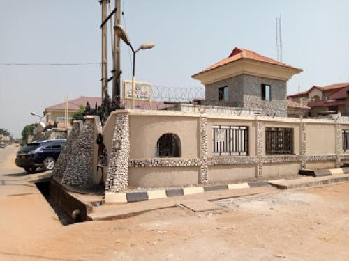 Benin City Cabina | Choice Gate Hotel - Presidential Suite