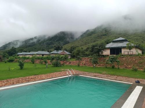 Jhiri Complejo | Chokhiwadi Forest Retreat