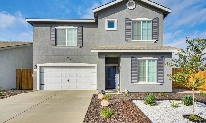 Chowchilla Casa | Chowchilla Home w/ Private Patio!