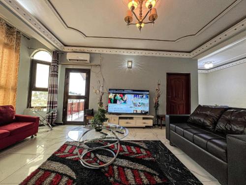 Yaounde Apartamento | Chris Complex Executive Stays -Luxury Furnished Apartments and Guesthouses In Yaounde