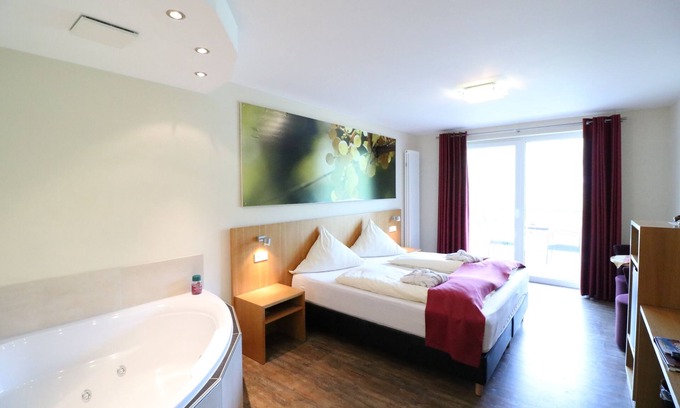 Bernkastel-Kues Hotel | Christiana's Wein & Art Hotel