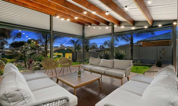 Christies Beach Apartamento | Christies Garden A Beachside Entertainers Gem