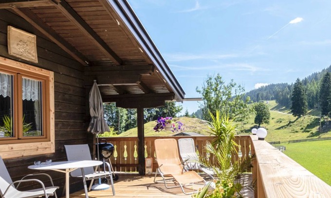 Lend Casa | Christine by Interhome