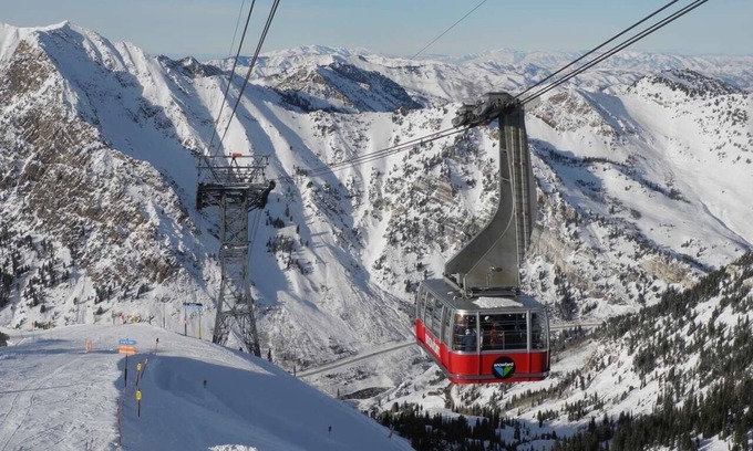 Salt Lake Mountain Resorts Hotel | Christmas at Snowbird! Iron Blosam-unit1120