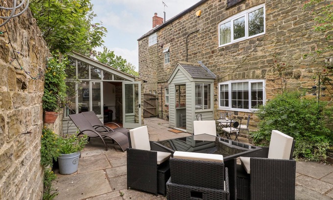 Alfreton Cabaña | CHRISTMAS COTTAGE, family friendly, with open fire in Shirland