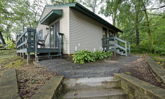 Wisconsin Dells Cabaña | Christmas Mountain Village - 2 Bedroom Cottage