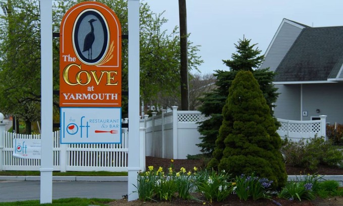 West Yarmouth Condominio | Christmas On Cape Cod - Cove At Yarmouth - 1BR With Kitchenette