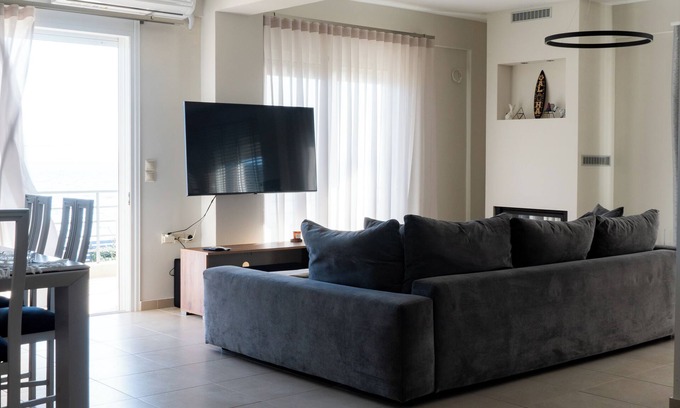 Nafpaktos Casa | Christo's beachfront bliss. Family friendly, suitable for relaxation moments