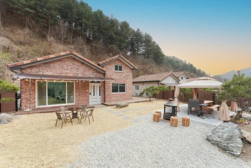 Chuncheon Casa | Chuncheon Soopsog Jageun Jib Pension