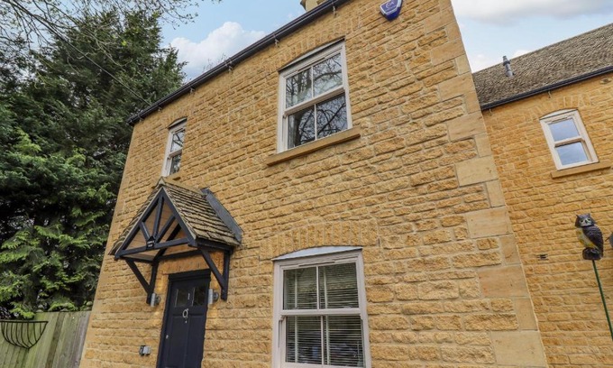 Bourton Casa | Church View