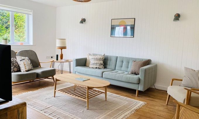 Trenance Casa | CHY DEWETHA, pet friendly, character holiday cottage in Mawgan Porth