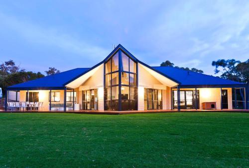 Yallingup Casa | Chynoweth - Scenic Views and Secluded Luxury