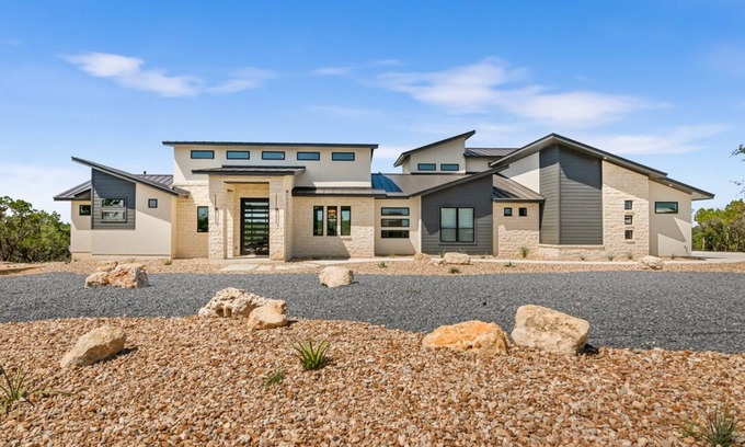 Boerne Casa | Cibolo Crest - Where Serenity meets Style - 3 bdrm - 1 game room - 1 game loft