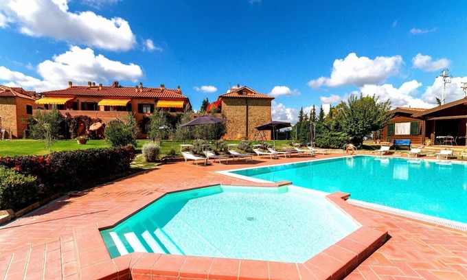 Sughera Apartamento | CICLAMINO, 2 bedrooms apartment with swimming pool