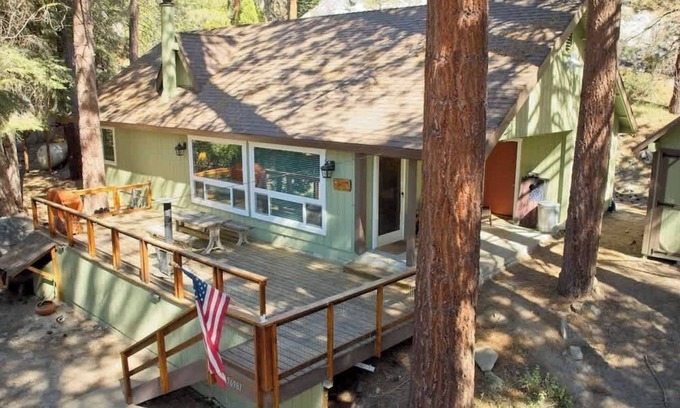 Ponderosa Cabina | Cielo Blanco- First Responder Cabin w Treehouse