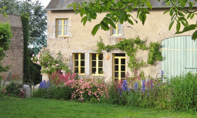 Quarre-les-Tombes Casa | Jardines Ciezalel Vacaciones con perros Morvan