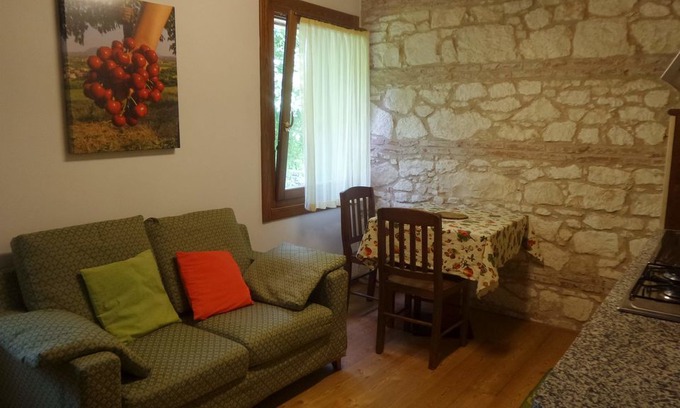Longare Apartamento | Ciliegi apartment with one bedroom and one bathroom on the first floor (apartment 4)