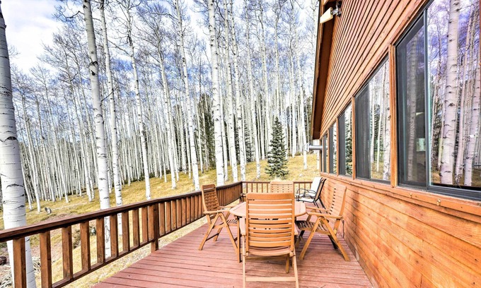 Cimarron Cabina | Cimarron Cabin: Wraparound Deck & Mountain Views!