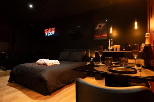 Haussonville-Blandan-Mon Desert-Saurupt Apartamento | Ciné'Room, votre suite cinéma et spa à Nancy