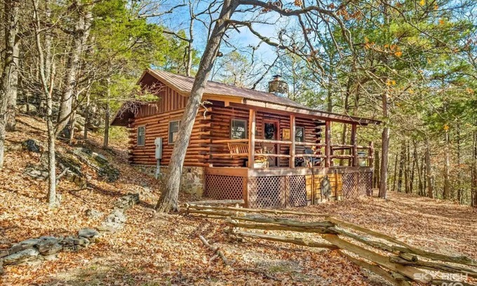 Eureka Springs Cabina | Cinnamon Valley - 'El Cherokee'