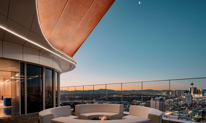 Downtown Las Vegas Hotel | Circa Resort & Casino – Adults Only