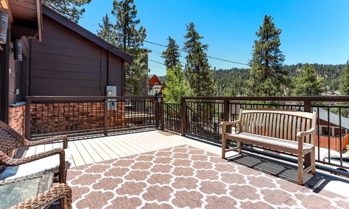 Boulder Bay Chalet De Esquí | Circle Views by Big Bear Vacations Walk To Lake Boulder Bay Chalet