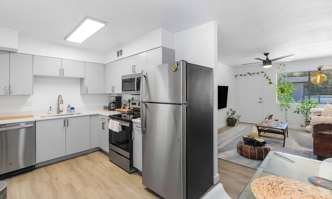Camelback East Apartamento | Citrus Blossom 1BR Condo with Pool