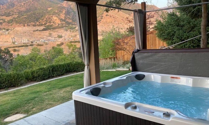 Cottonwood Heights Apartamento | City and Mountain Views from a Private Hot Tub!