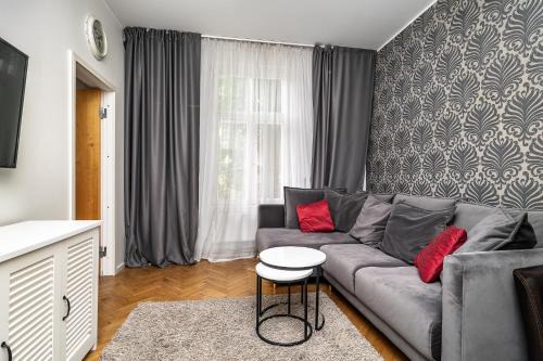 Tatari Apartamento | City center 2 bed flat with free parking