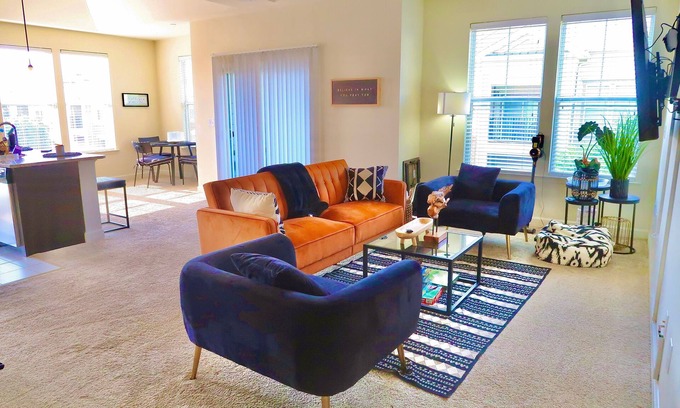 Huntington Apartamento | City center luxe Huntington metro PS5+fast Wi-Fi