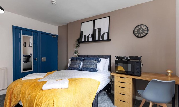 Middlesbrough Apartamento | City Centre Studio 2 with Kitchenette, Free Wifi and Smart TV with Netflix by Yoko Property