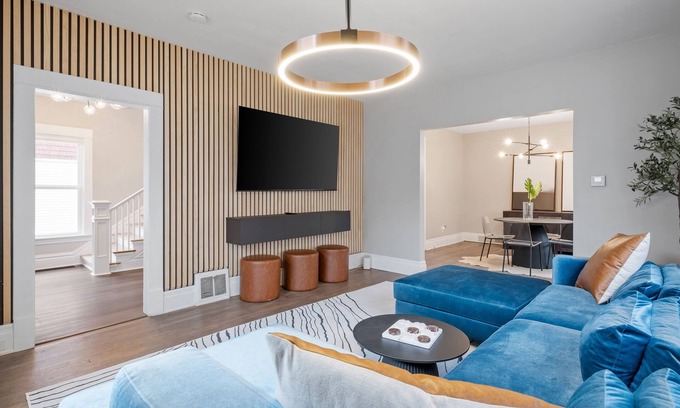 Fulton Heights Casa | City Charmer With A Modern Twist
