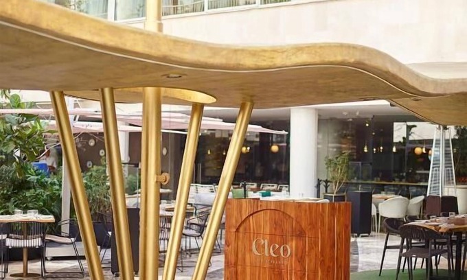 Hipódromo Hotel | City Chic: Stay in Style with On-Site Dining and Fitness Facilities!