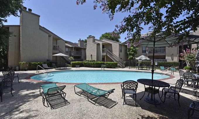Garden Oaks Condominio | CITY CONDO