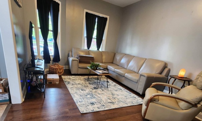 Near Northside Casa | City Escape in Indy’s New North Side Great for Traveling Nurses