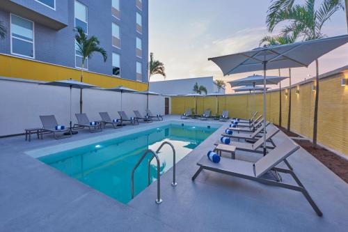 Alfredo V. Bonfil Hotel | City Express by Marriott Cancun Aeropuerto