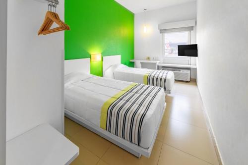 Veracruz Hotel | City Express Junior by Marriott Veracruz Aeropuerto