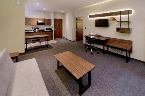 Lomas de Santa Fe Apartamento | City Express Suites by Marriott Ciudad de México Santa Fe