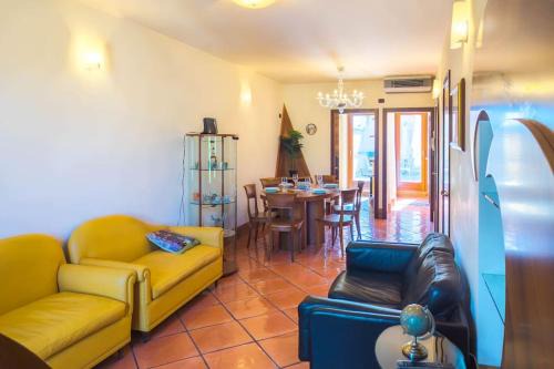 Civitanova Marche Apartamento | City Heart - Patio Parking AC Wif