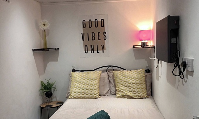 Roundhay Apartamento | Le Hub - 1BR Apartment - Sleeps 2 - WiFi