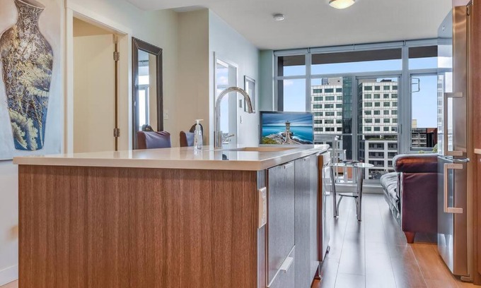 Downtown Victoria Apartamento | City Lights at the Era