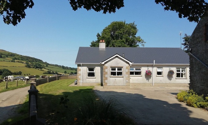 Londonderry Cabaña | Ciudad de Derry / Londonderry Drumcorn Farm Cottage con impresionantes vistas al campo