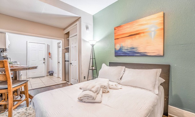 Medical District Apartamento | City Studio @ Nexus on Vance