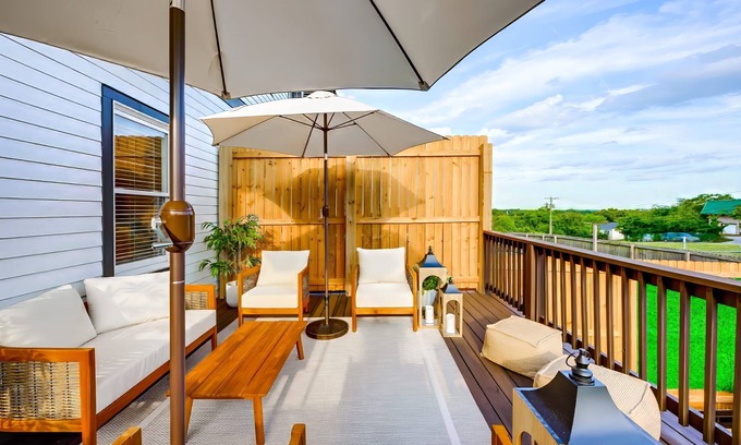 Talbot's Corner Casa | City Views Pool Hot Tub Mini Golf
